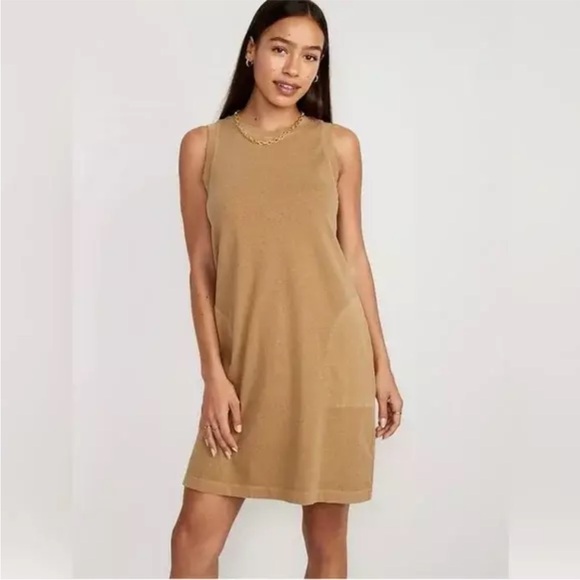 Old Navy. Mustard Sleeveless pocketed Dress- NWT. Retail 40-bought 29.99 on sale - Picture 1 of 6